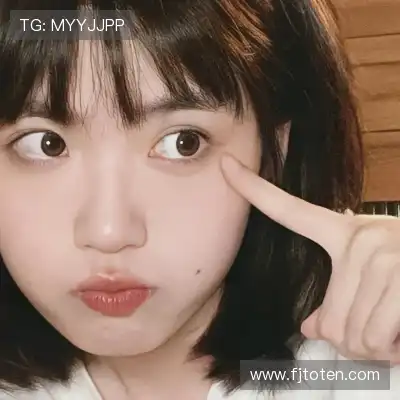 侯跃雯
